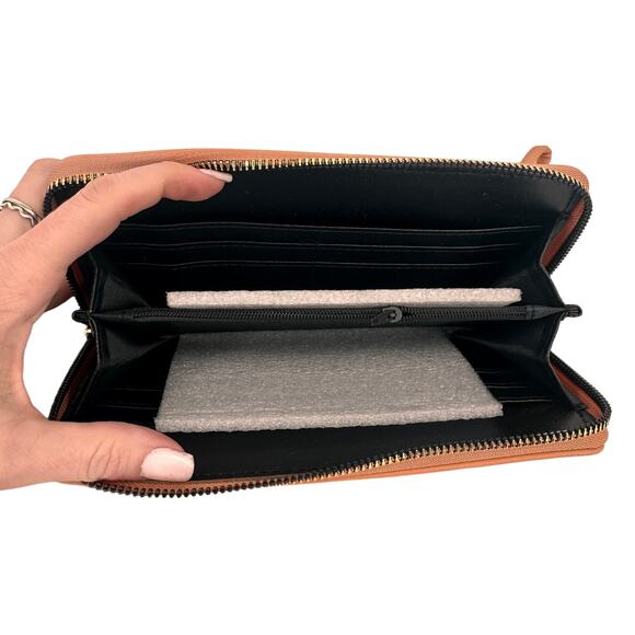 Rebecca & Rifka Brand New Clutch Wallet - Picture 3 of 3